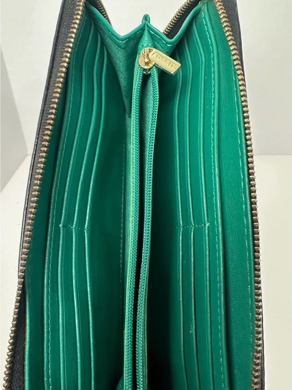 Fossil Black Leather Zip Wallet with Gold Logo Green Inside